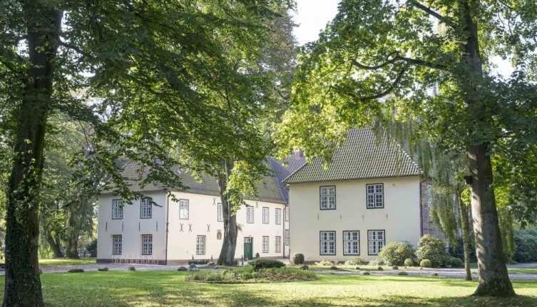 Schloss Neuenburg in Zetel